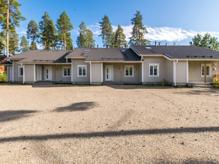 Vacation home with patio & sauna | Nature view — photo 2