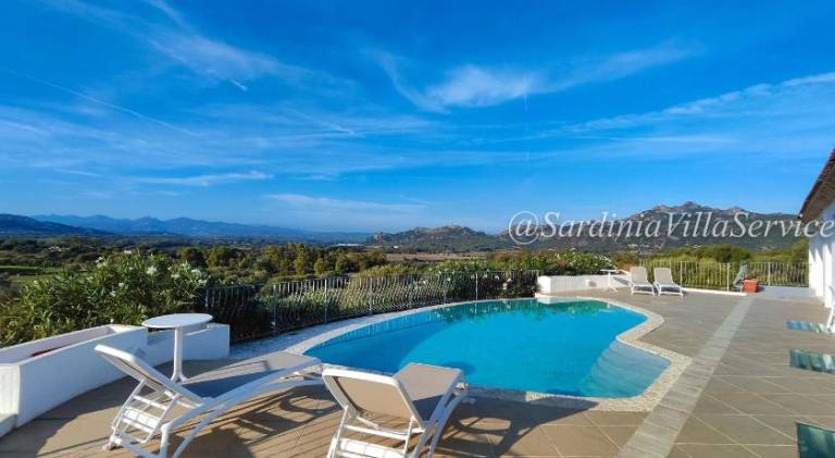 Villa with barbeque, yard & private pool in Arzachena