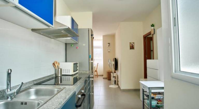 Work & Pet friendly Urban Home next to the Beach — photo 3