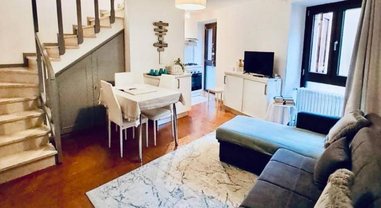 Holiday apartment with 1 room for 2 persons in Gardone Riviera