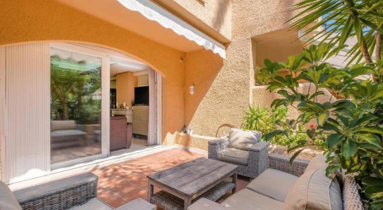 Fully equipped lovely apartment with garden, hot tub & grill | Perfect for remote work | Pet-friendly — photo 4