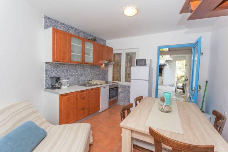 Two bedroom apartment near beach Cove Zaraće, Hvar (A-20924-a) — photo 5