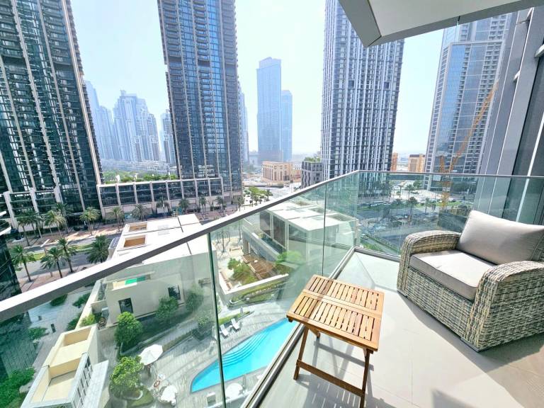 Fully equipped holiday apartment with patio, sauna & hot tub | Close to Burj Khalifa | Suitable for remote work | Pets allowed — photo 3
