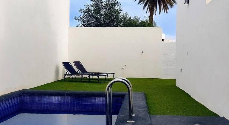 Apartment with patio, private pool & barbecue — photo 3