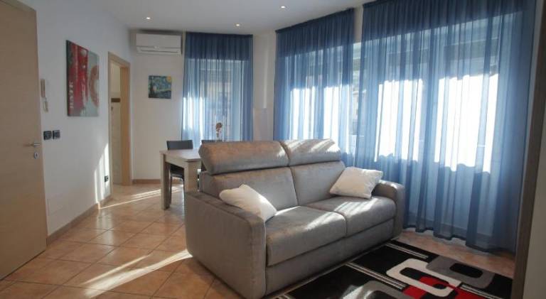 Apartment with terrace — photo 2