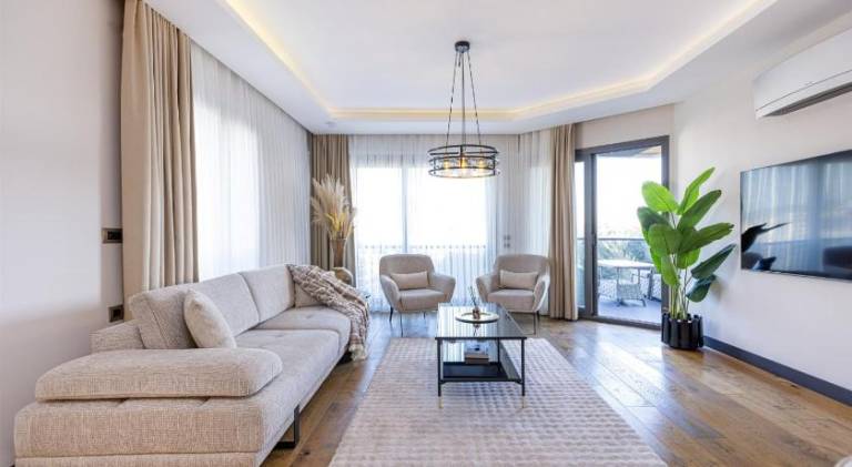 Apartment with pool, terrace & yard | Good for workation — photo 2