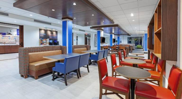 Holiday Inn Express And Suites Tulsa Northeast - Owasso By IHG — photo 4