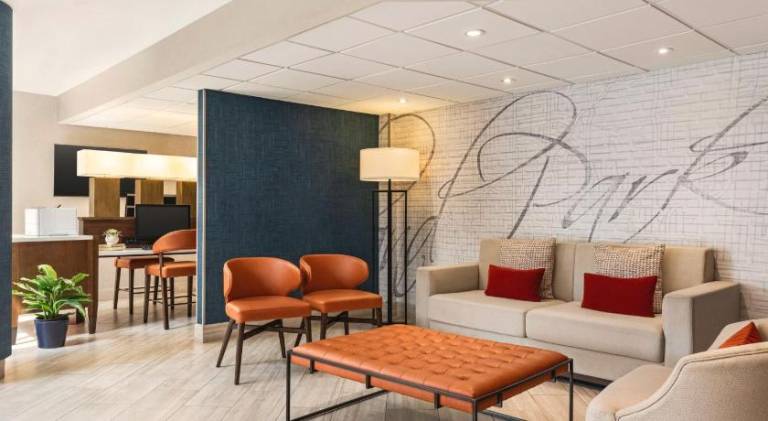 Embassy Suites by Hilton Kansas City Overland Park — photo 5