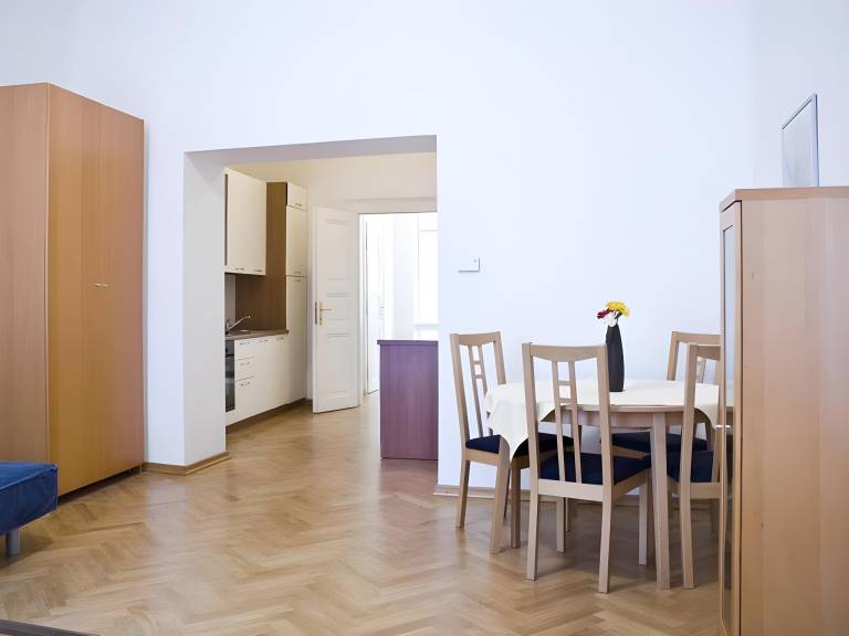 Nice serviced apartment with patio | Next to Prague astronomical clock | Suitable for remote work | Dogs allowed — photo 3