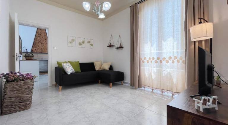 Rental apartment with 2 rooms for 4 persons — photo 2