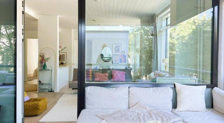 Rental apartment with patio — photo 3