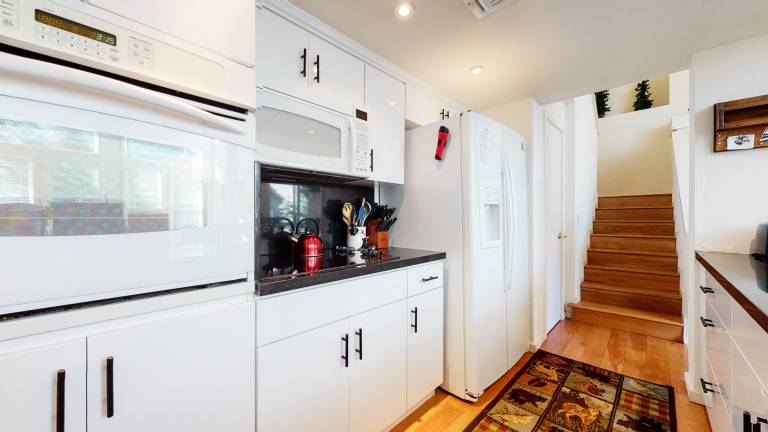 Snowcreek V 840 Spacious with Mountain Views, Gas Grill, Washer Dryer and More — photo 3