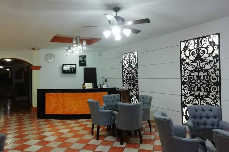 Hotel Los Girasoles