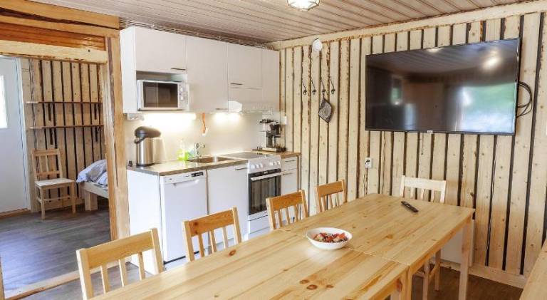 Chalet with jacuzzi in Hameenlinna