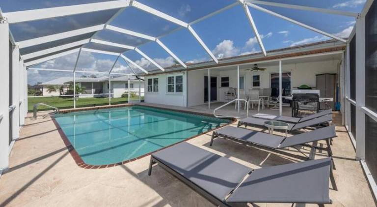 Wonderful vacation home with pool | Pets are welcome in Venice, FL