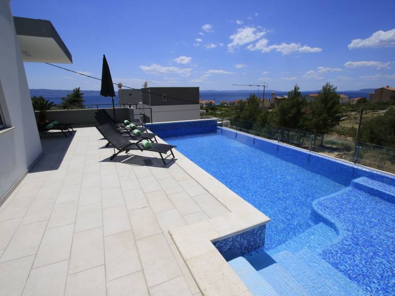Fully equipped vacation home with barbecue, patio & yard | Next to the beach | Pets are welcome — photo 3