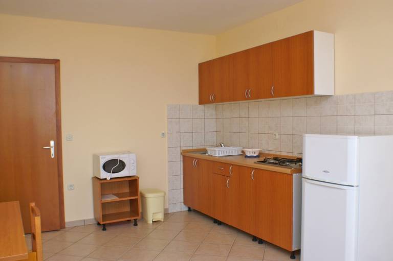One bedroom apartment near beach Kustići, Pag (A-4087-a) — photo 4