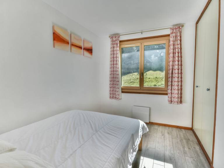 Charming 3-BR Apartment - Ski-In/Ski-Out Access - Great Location in Les Gets — photo 5