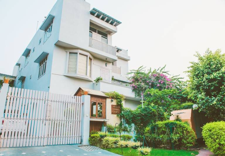Bed and breakfast  Block G