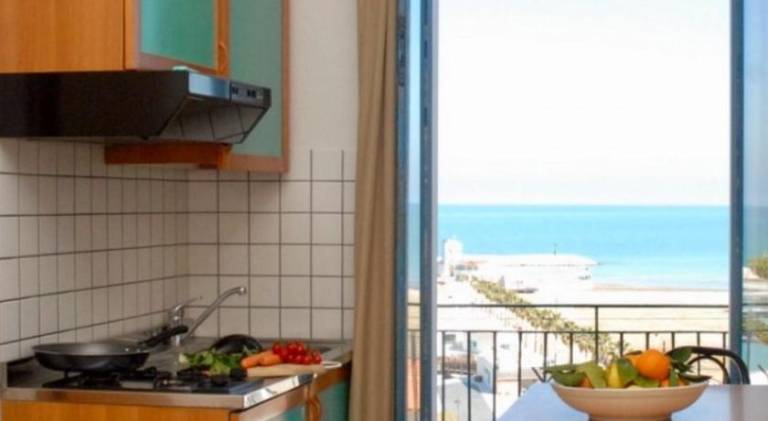Charming serviced apartment with patio | Close to the beach | Suitable for remote work | Pet-friendly — photo 2