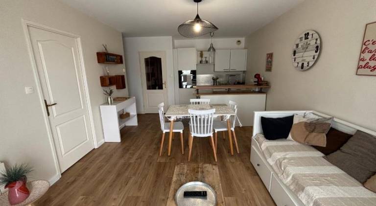 Apartment with 1 room for 4 persons in Montreuil