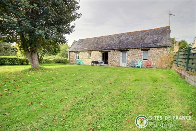 Gite with terrace, barbeque & yard | Pet-friendly in Quimper