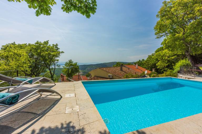 Fully equipped house with barbecue, yard & private pool | Beach view | Suitable for remote work | Pets allowed — photo 4