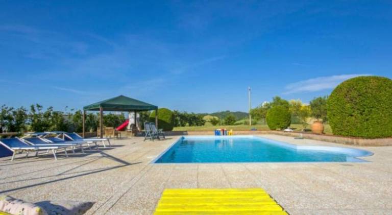 Farm with barbeque, terrace & pool | Pets allowed — photo 3