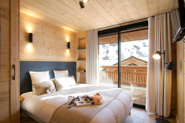 Chalet with jacuzzi, sauna & terrace | Mountain view — photo 3