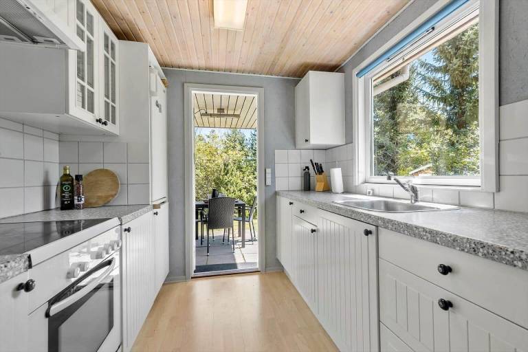 Vacation home with barbeque & terrace — photo 4