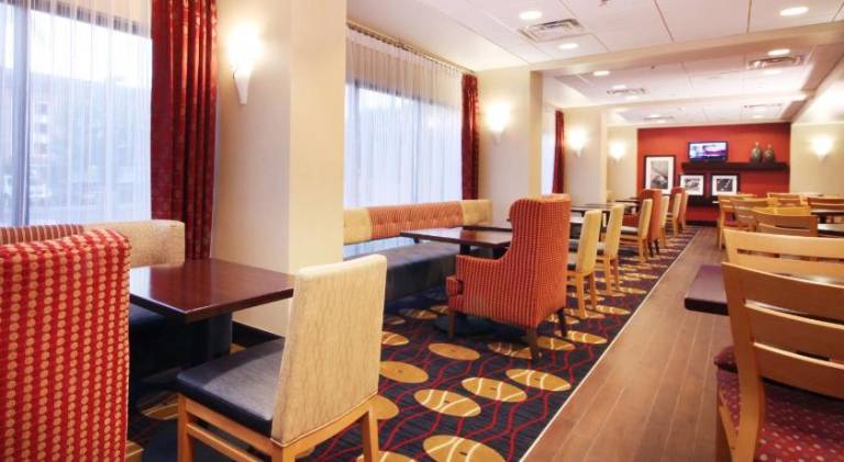 Hampton Inn Champaign/Urbana (at University of Illinois) — photo 4