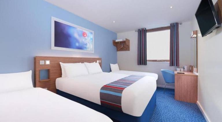 Travelodge Dundee Strathmore Avenue — photo 3