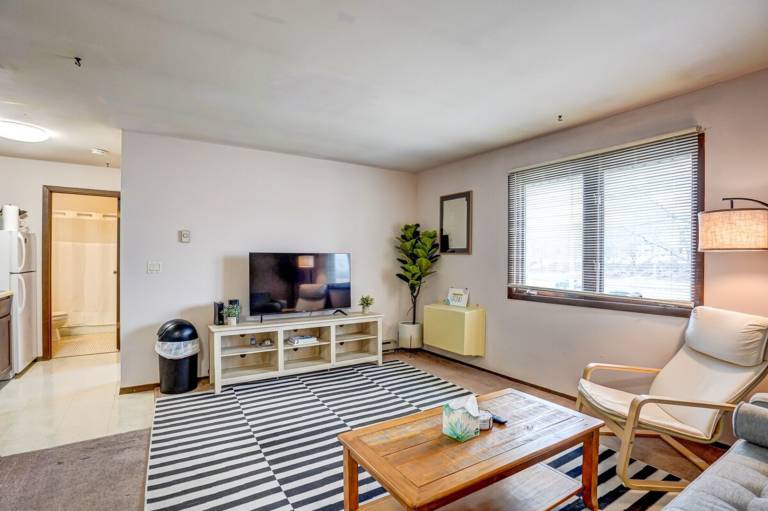 Apartment with 1 room for 2 persons in Madison, MI