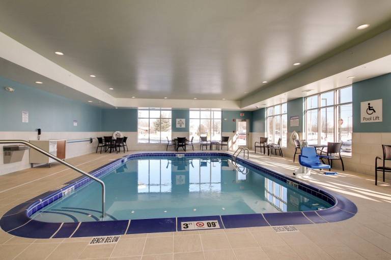 Holiday Inn Express & Suites Galesburg By IHG — photo 5
