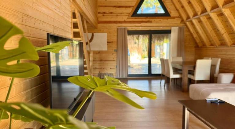 Fully equipped beautiful villa with hot tub, BBQ & patio | Perfect for remote work | Pets are welcome — photo 2