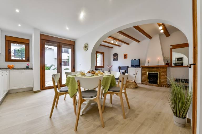 Fully equipped beautiful bungalow with barbecue, terrace & yard | Pets are welcome — photo 5