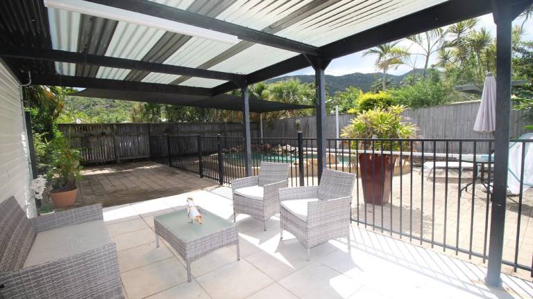 House Magnetic Island