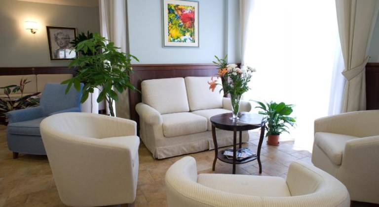 Serviced apartment with garden, patio & jacuzzi | Pets are welcome — photo 4