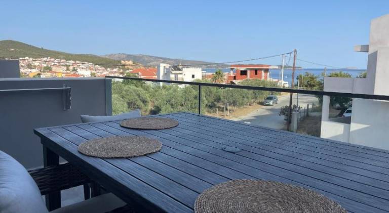 House with yard & terrace — photo 5
