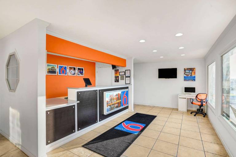 Motel 6 Hillsville, VA — photo 2