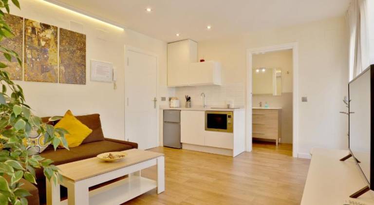 Nice rental apartment with private pool, yard & terrace | Pets are welcome — photo 2