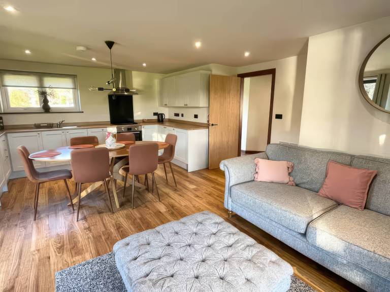 Children-friendly nice cottage with yard & jacuzzi | Pets allowed — photo 3