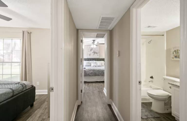 I012–World Cup Stay- 18 min to AT&T - Sleeps 4 - Public Transit — photo 2
