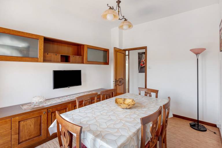 Holiday apartment with fast internet | City view — photo 4