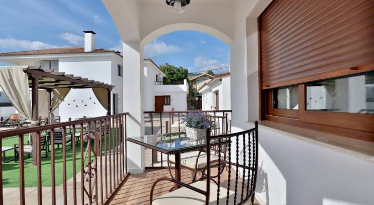 Nice rental apartment with private pool, yard & terrace | Pets are welcome — photo 4