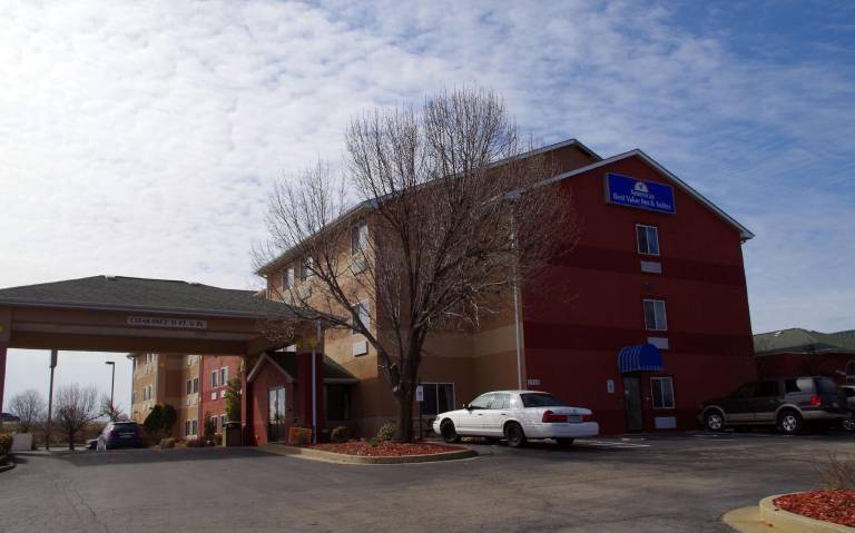 Americas Best Value Inn & Suites St. Louis, St. Charles Inn — photo 3