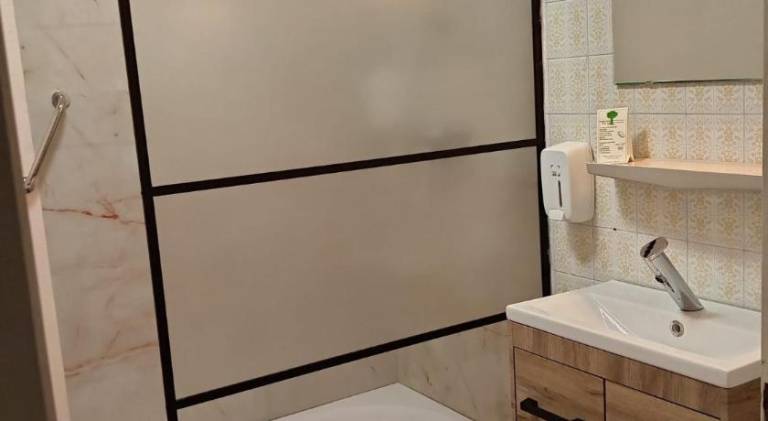 Hotel Le Lyon Vert Commentry — photo 2