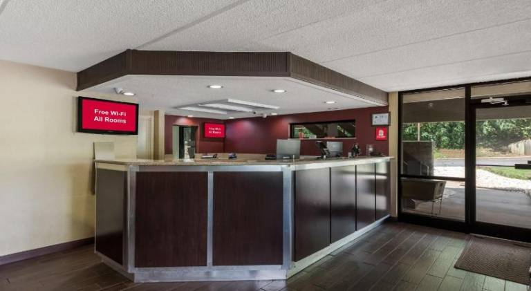 Red Roof Inn Hickory — photo 4