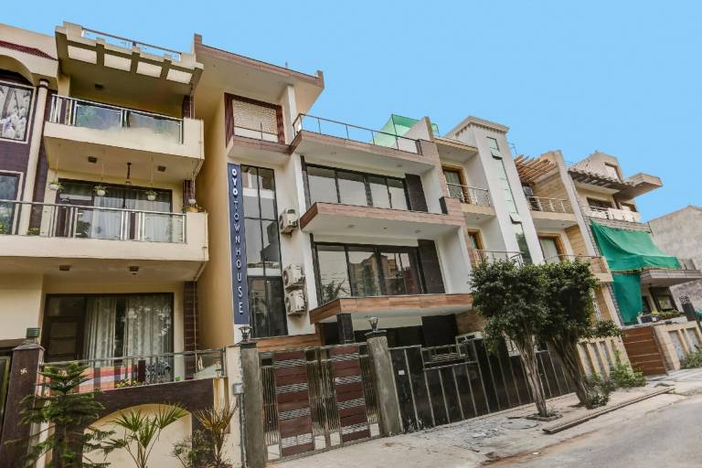 Townhouse Metro Inn Residency Near ISKCON Temple Noida in Noida