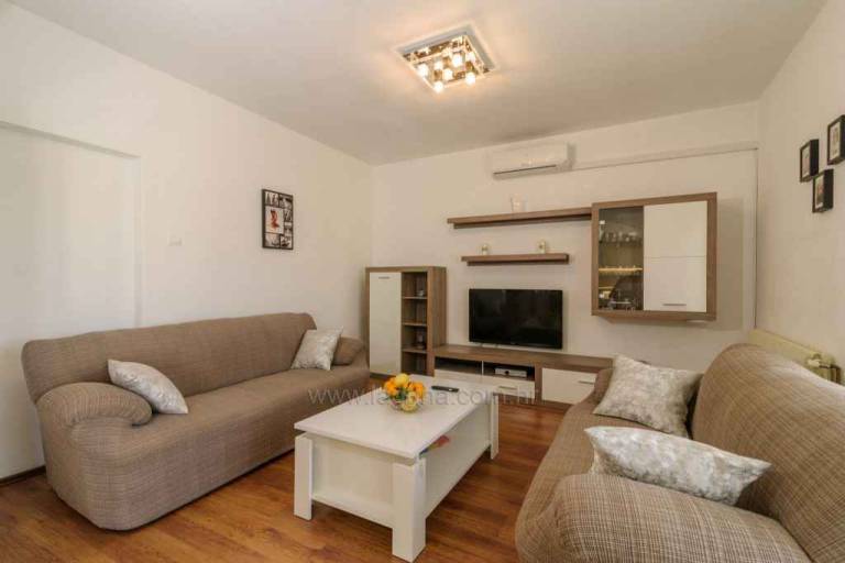 Holiday apartment spacious apartment with beautiful views — photo 4
